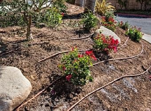 Dynomac PC DN 20 mm 33 cm, 4 l/h, 300 m nyomás kompenzált csepegtető cső ( föld alá is fektethető ) ( 119 Ft / m )