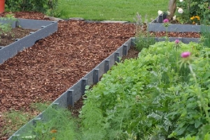 ECOLAT-TÓPEREM 14 cm x 0,7 cm ( 25 m tekercs ) tó és ágyásszegély